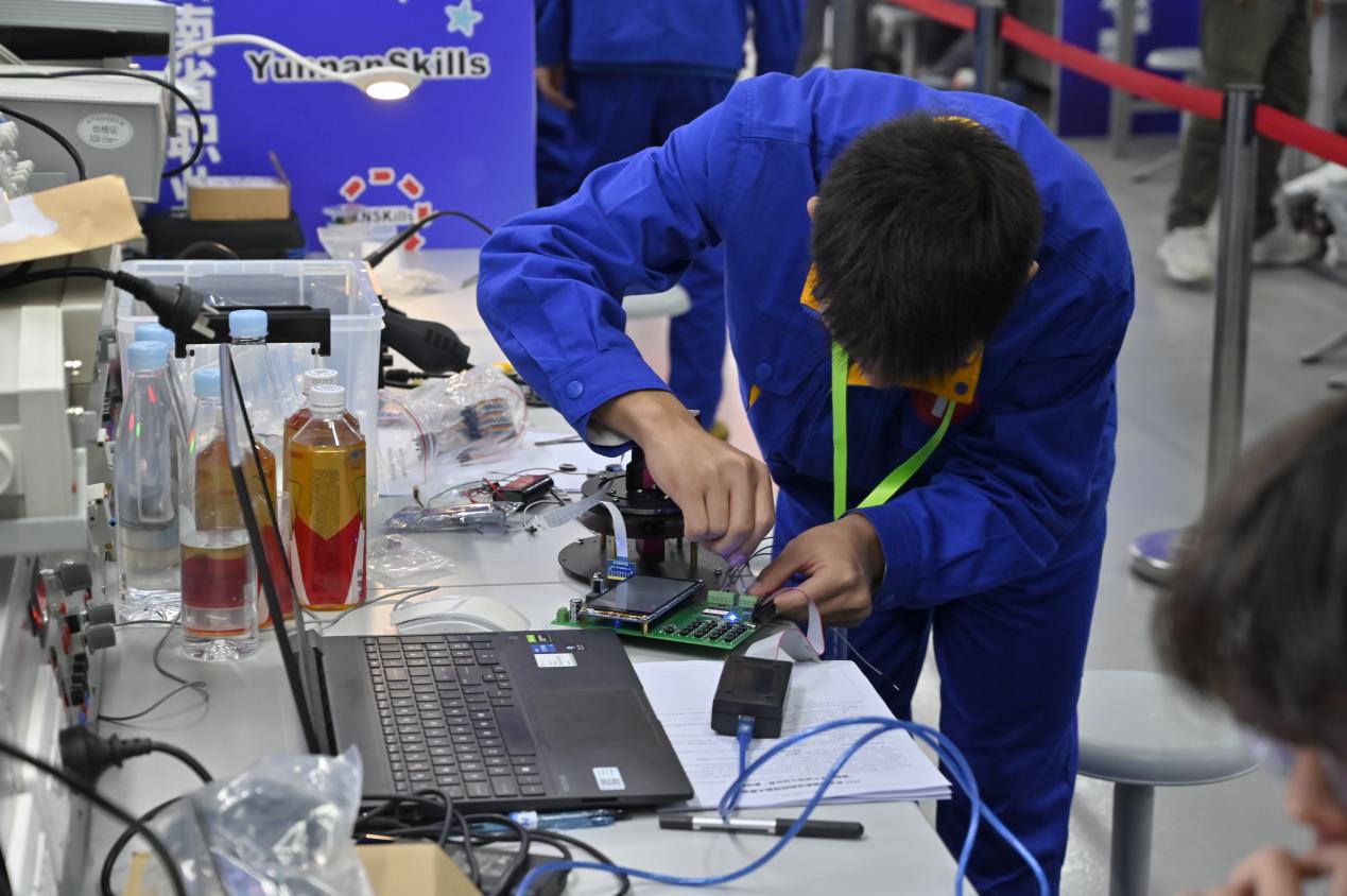 智創(chuàng)未來，技展風(fēng)采——我校成功承辦2023年云南省職業(yè)院校技能大賽“智能電子產(chǎn)品設(shè)計與開發(fā)”賽項